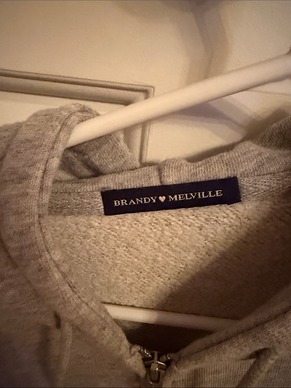 Brandy Melville cropped zip up - Picture 2 of 3